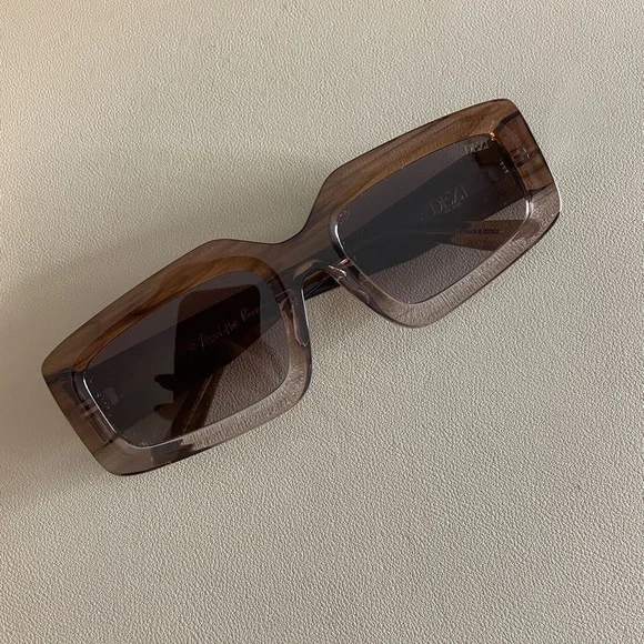 DEZI | Accessories | Dezi Sunglasses Read The Room Color  display picture 3